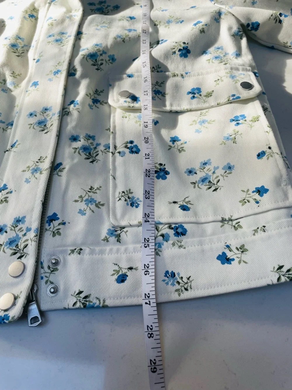 Bagatelle oversized Mixed Media Twill Floral Print Denim Jacket size small - Picture 13 of 15